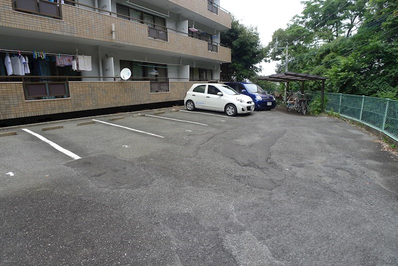 福岡県北九州市八幡西区穴生２丁目14-11 駐車場