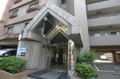 ガーデンホームズ茶屋町 エントランス