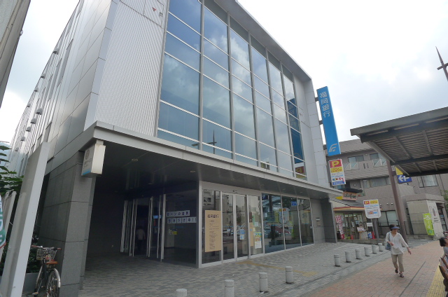 センチュリーナ中央 銀行