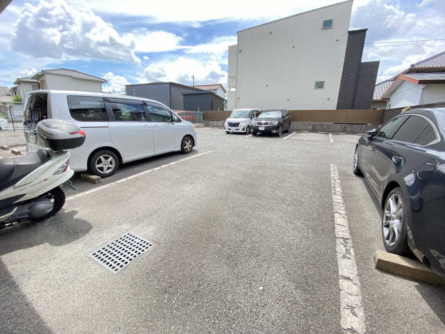 エクセルフジタ 駐車場