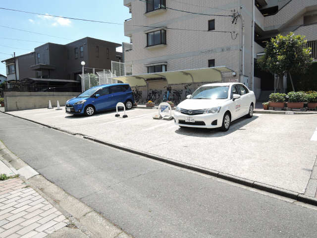 パークテラス鶴舞 駐車場