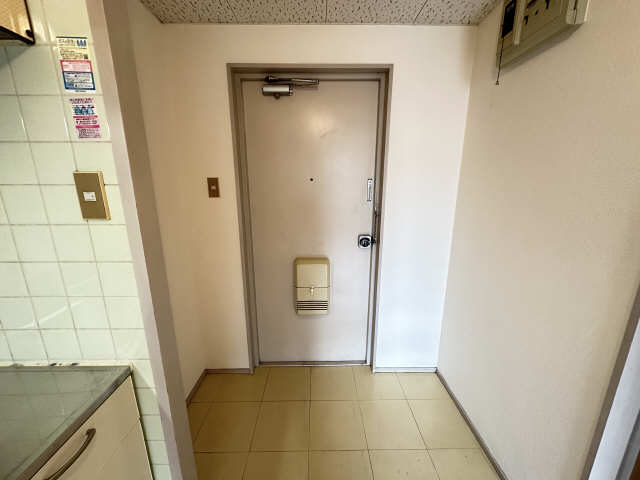 山一吹上ビル 玄関