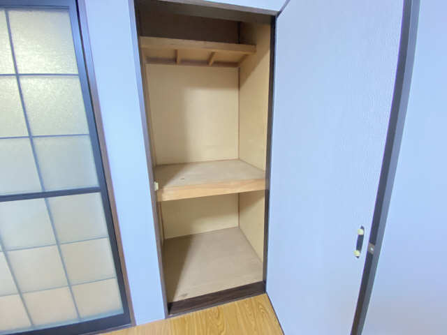 フォーブル早川Ａ棟 収納