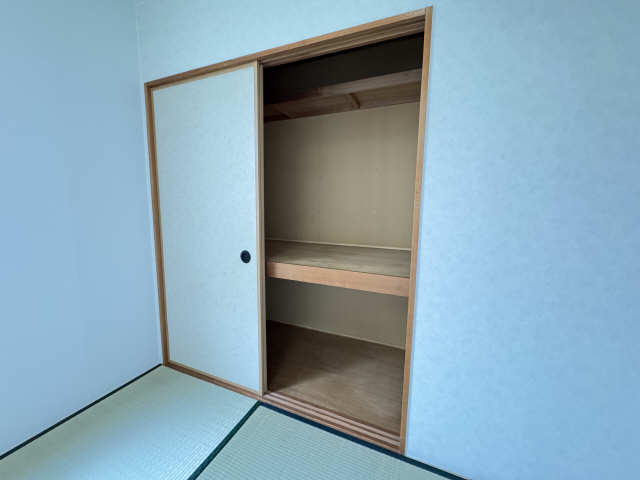 ラフォーレ前山 収納