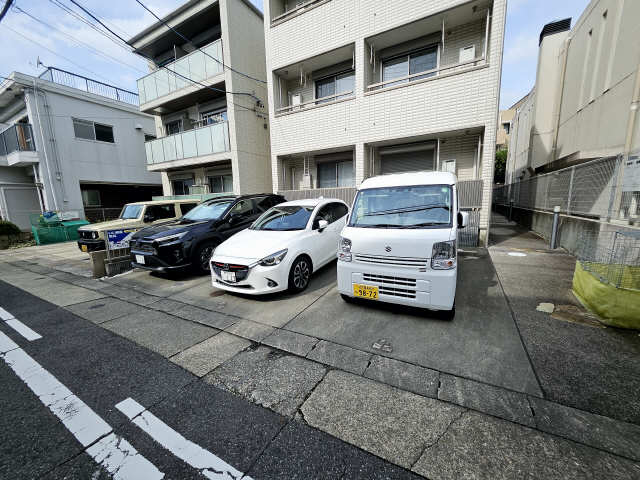 タウンコート清住 駐車場