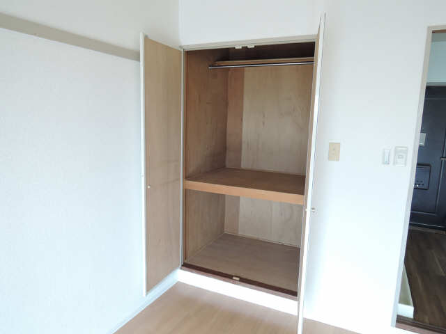 メゾン　サンドミール 収納
