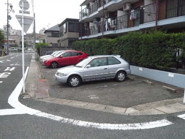 メゾン　サンドミール 駐車場