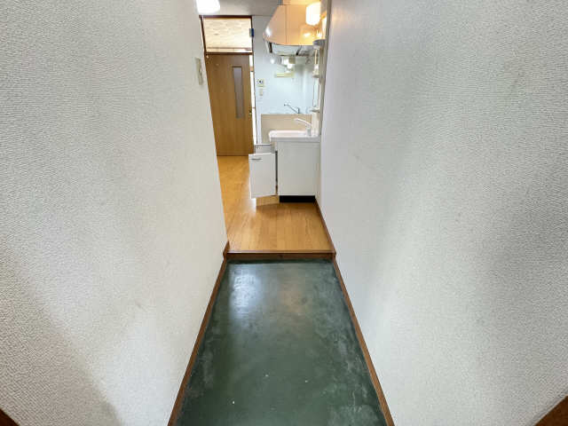 メゾン神村 玄関