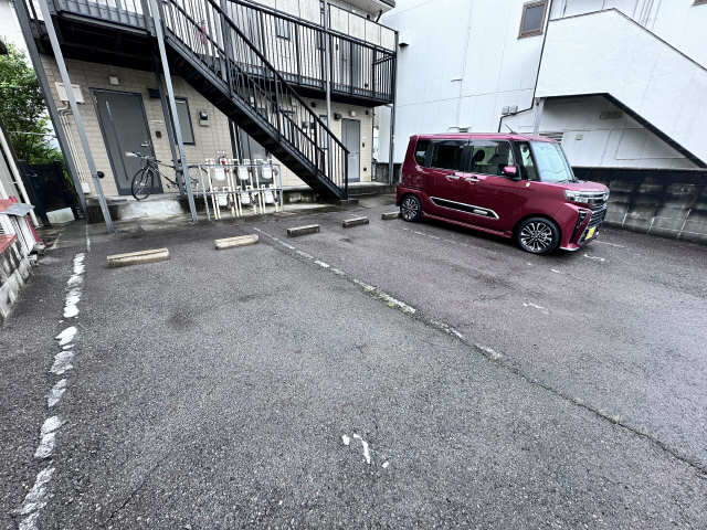 グリーンヒル見附 駐車場
