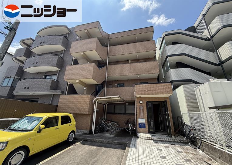 クリスタルコート川名 外観