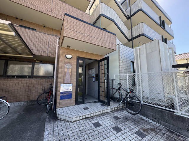 クリスタルコート川名 エントランス
