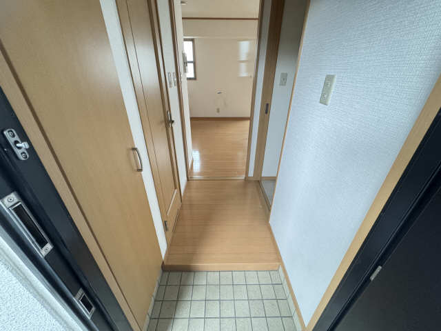 メゾンドアミ 玄関