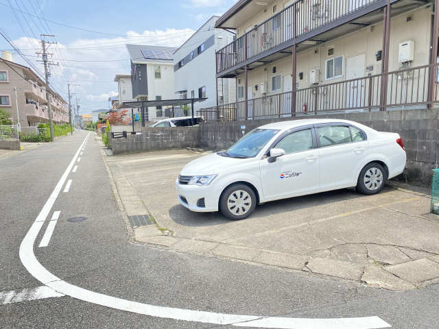 フォーブル長久手 駐車場
