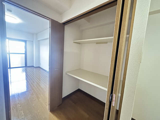アヴェニューコート栗真 収納