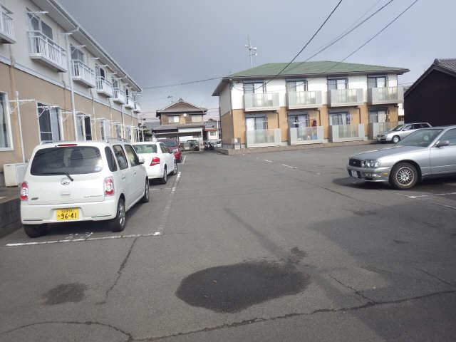 ピュアハイツ 駐車場