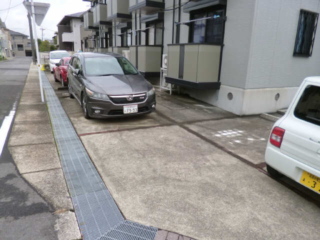 コスモこだま 駐車場