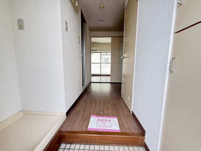 シーアイマンション川名 玄関