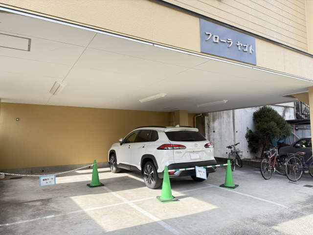 フローラヤゴト 駐車場