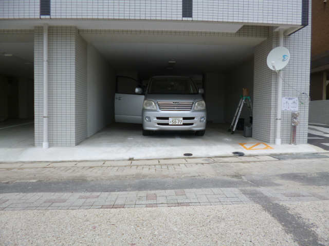 フラワーズドリームⅡ 駐車場