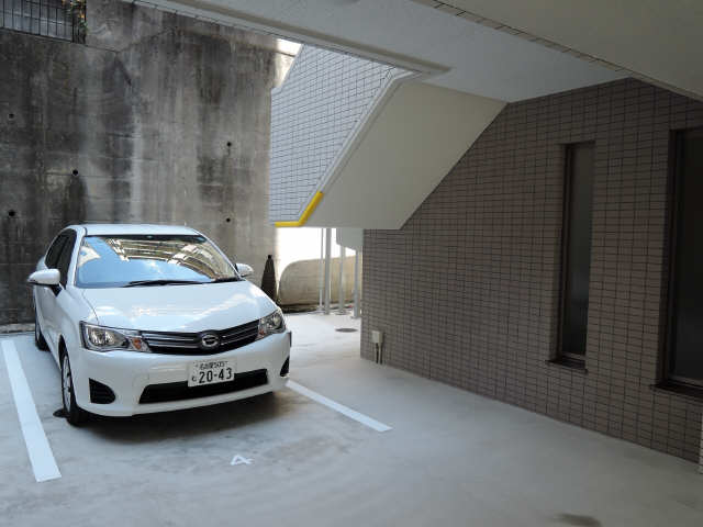 フラワーズドリームⅡ 駐車場