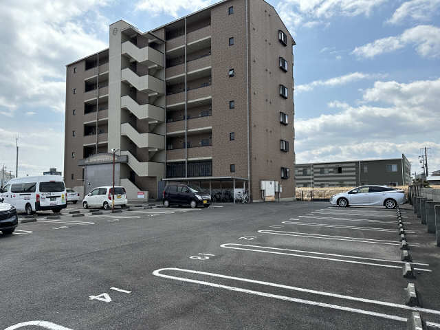 アヴェニューコート中野Ｃ棟 駐車場