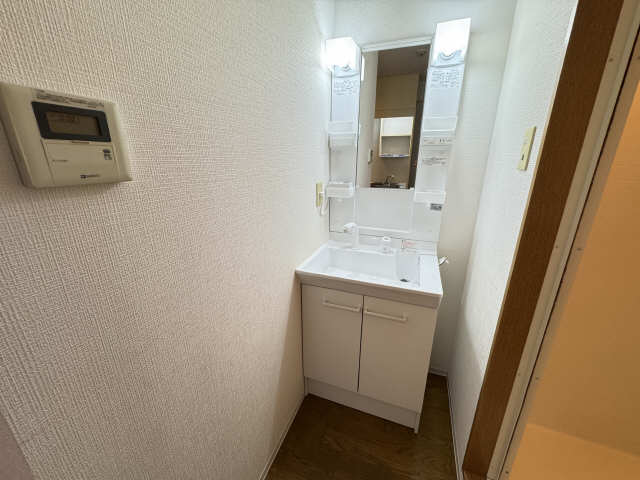 アヴェニューコート栗真Ｂ棟 洗面所