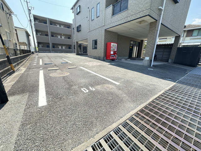 Ｌｉｍａユーアイ 駐車場