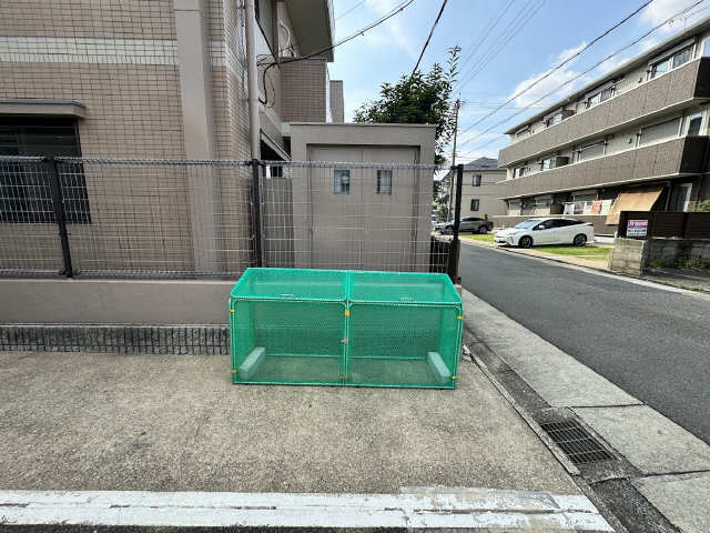 ＨＯＵＳＥ　６５７ エントランス