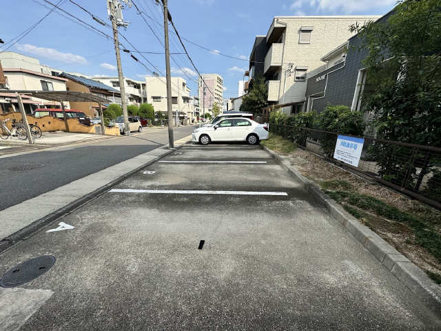 ＨＯＵＳＥ　６５７ 駐車場