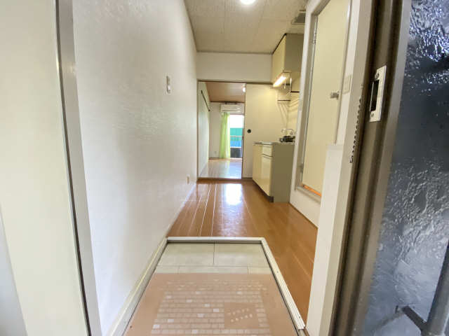 ドーミトリ前山Ｂ棟 玄関