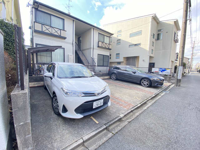 カトルヴィ桜山 駐車場