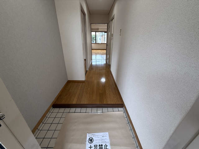 三和マンション 玄関
