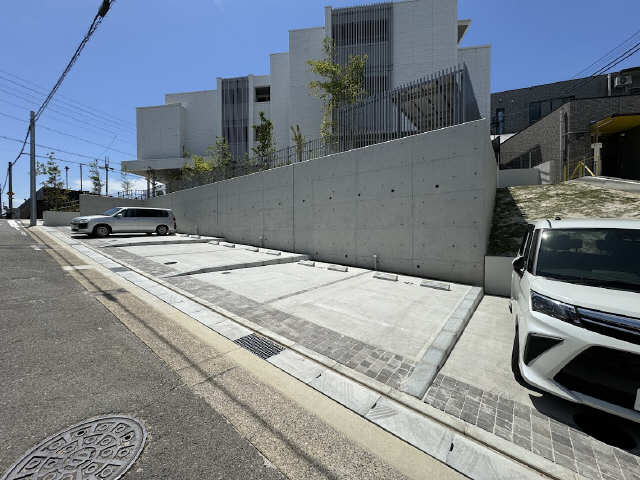 JM HIGASHIYAMA 駐車場