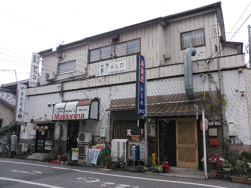 市川ビル 玄関