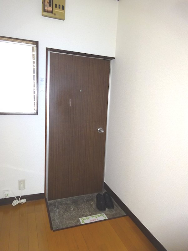 清水荘 玄関