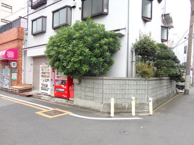 大竹貸倉庫・事務所 玄関
