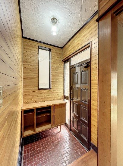 栄町１丁目貸家 玄関