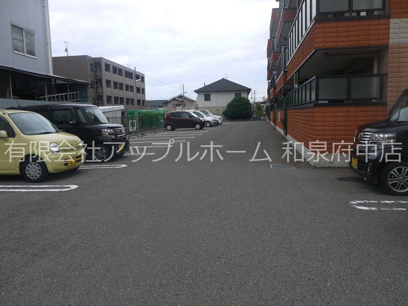 エトワール観音寺 駐車場