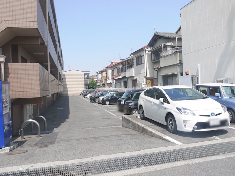 グランエクセル和泉  駐車場