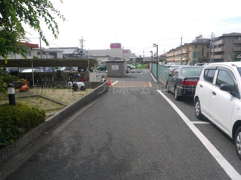 グランディール和泉 駐車場