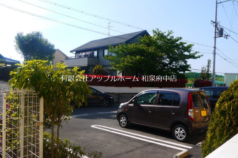 エスプワールC 駐車場