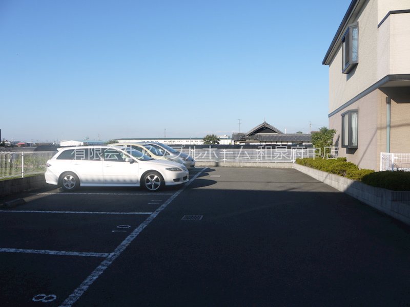 フィオーレ桑原 駐車場