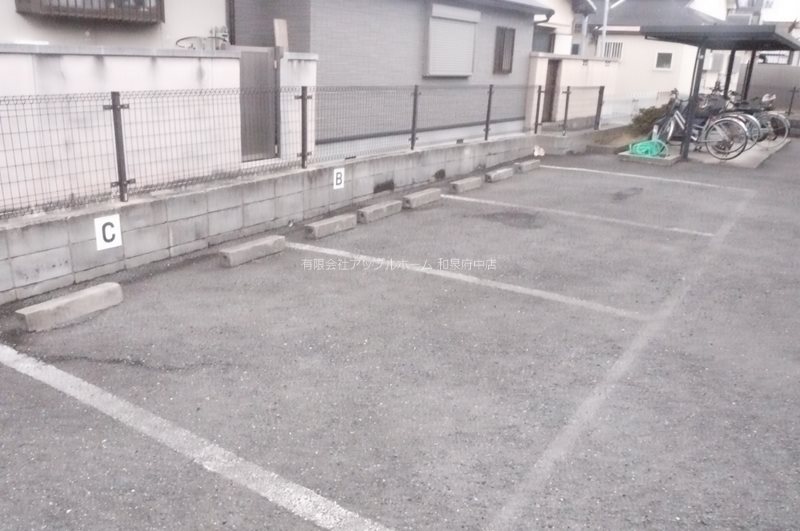 プチメゾンくずのは 駐車場