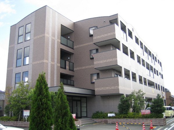 プランドール板原 外観