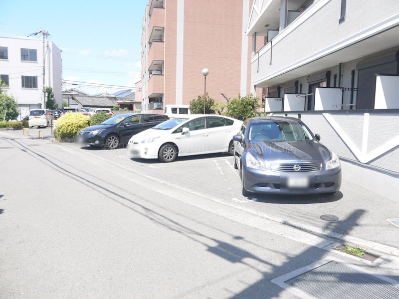 プライエム 駐車場
