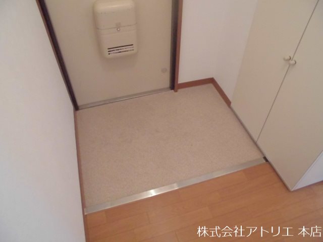 キャッスル西長田 玄関