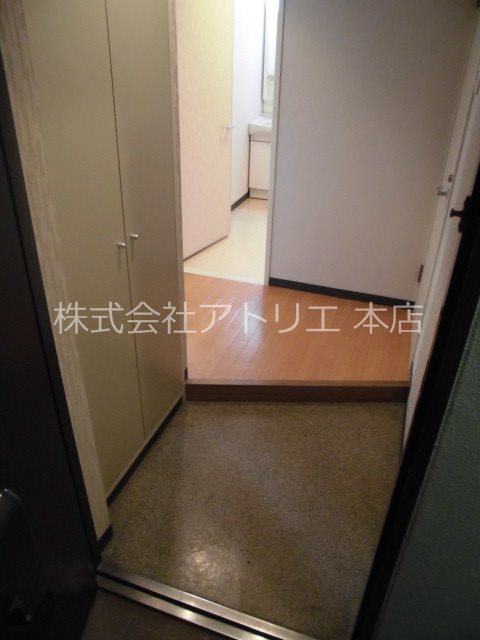 リアライズ荒本 玄関