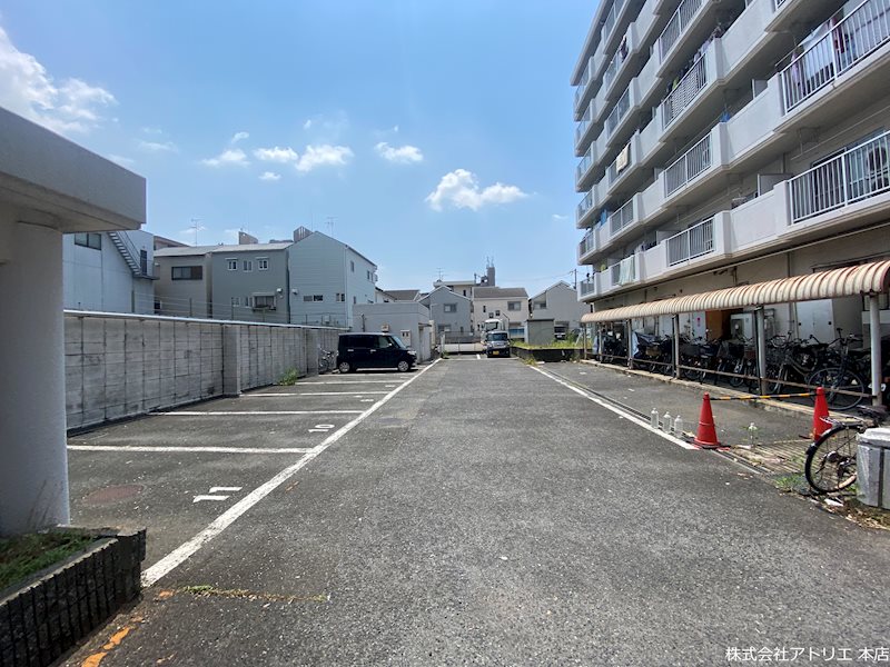 吉田大発マンション 駐車場