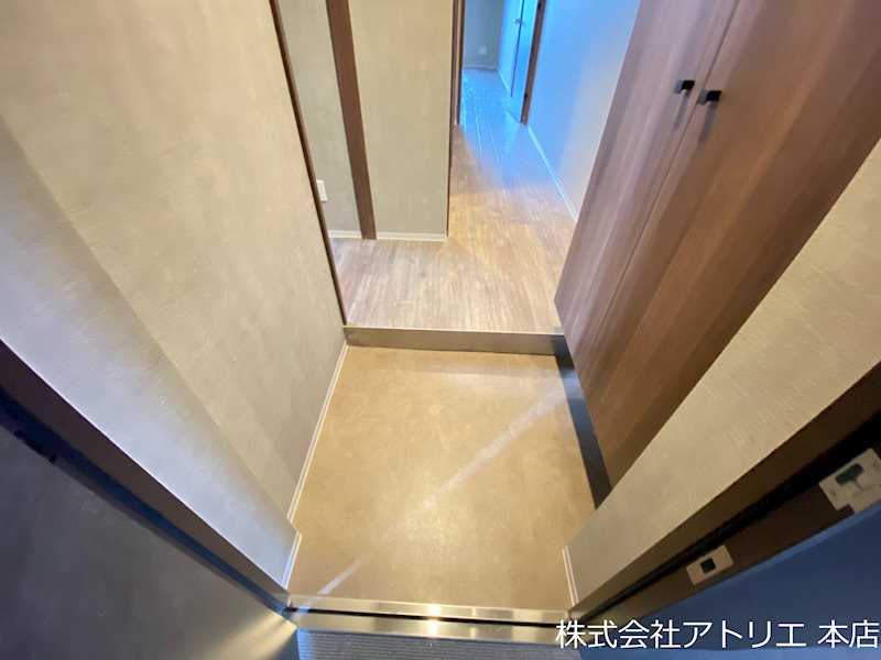 レーヴメゾン出屋敷 玄関