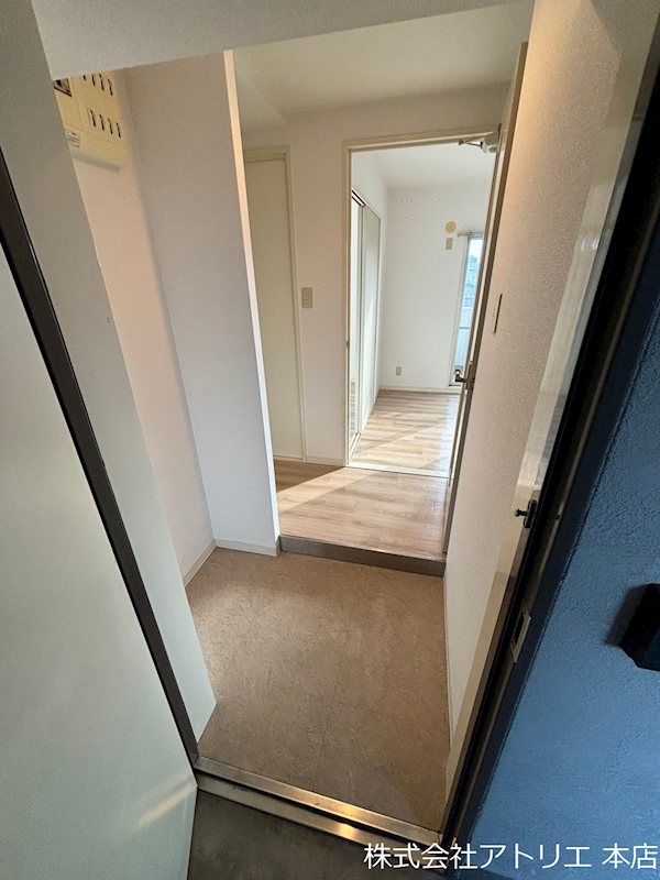 イスタナ・フセ 玄関